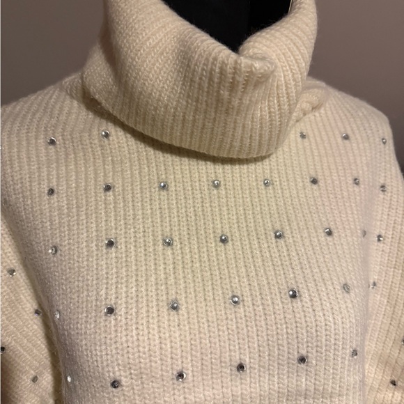 FATE sweater - Picture 4 of 7